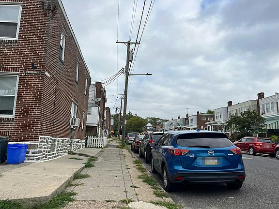 5th image of 154 Rosemar St