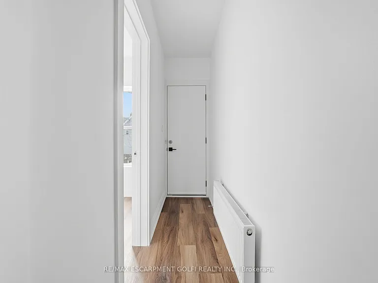4876 Simcoe St #3 — Photo 20