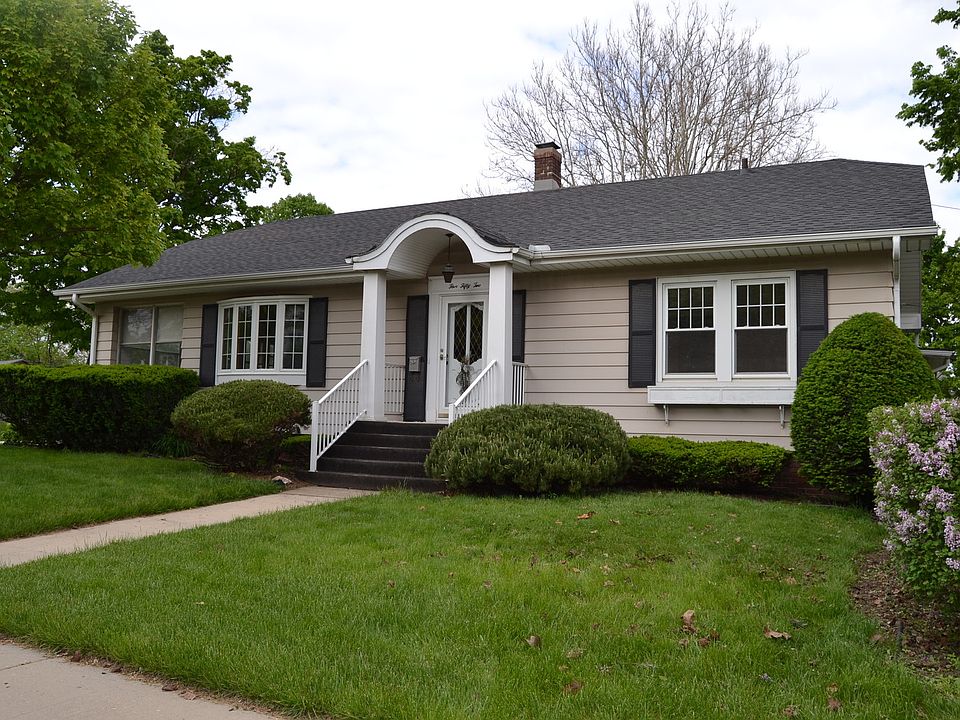1st image of 552 Joliet St