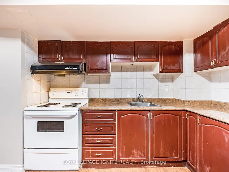 176 Wright Ave #BASEMENT — Photo 16