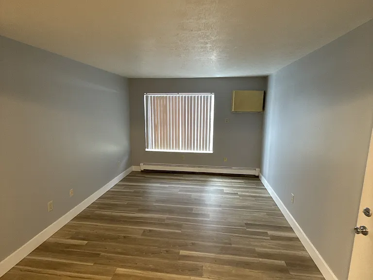 84 W Rebecca St #5 — Photo 23