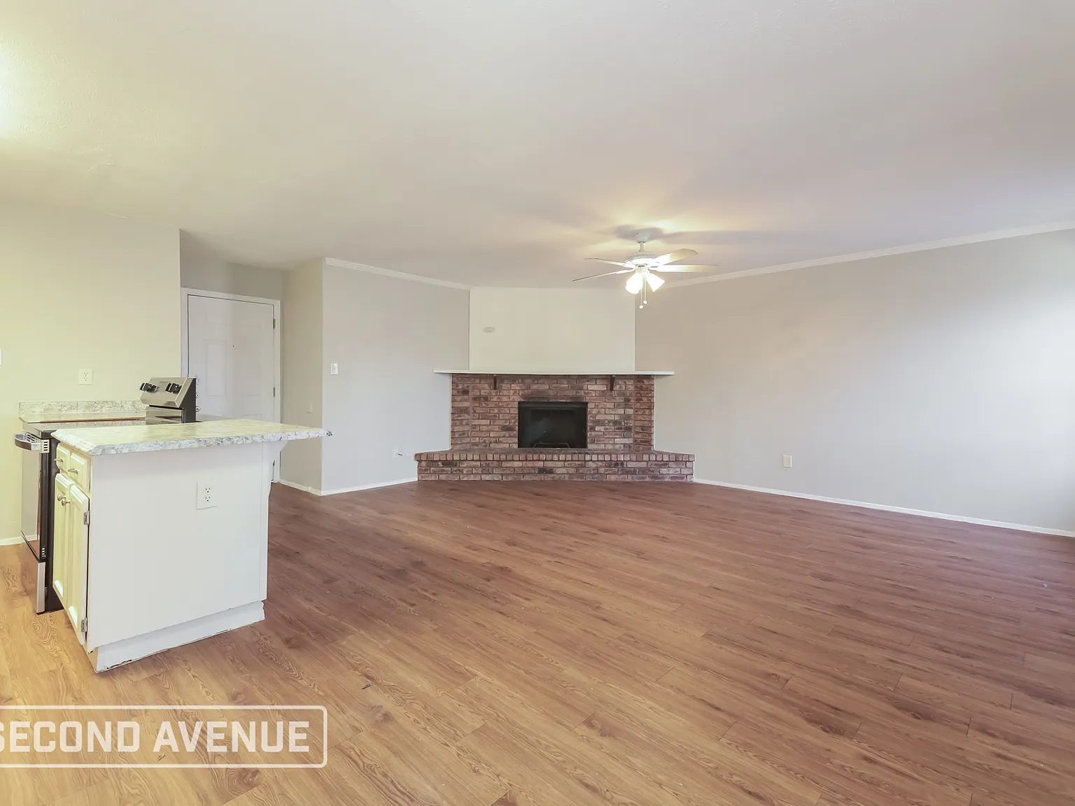 3 bed, 2.0 bath, 1379 sqft, $1,950 — Photo 4