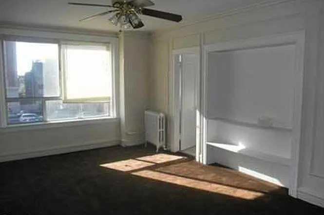 Country Club Apartments — Photo 3