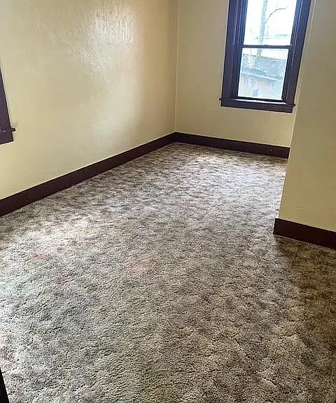 23 Singer Ave #2R — Photo 7