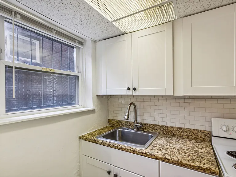 120 Glynn Ct. - FDR Seward Glynn — Photo 14