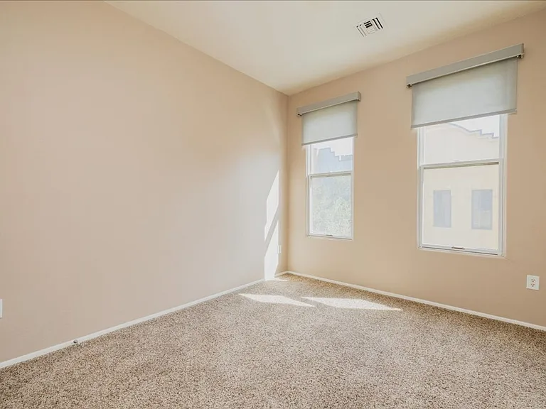 2450 E Blue Diamond Dr — Photo 29