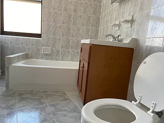 Sold by Diamond Real, Inc.
