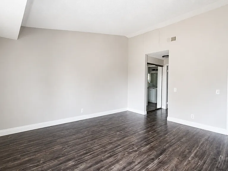 1112 S Cypress Ave #51 — Photo 13