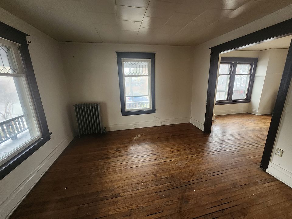 2nd image of 1 Penhurst St #1
