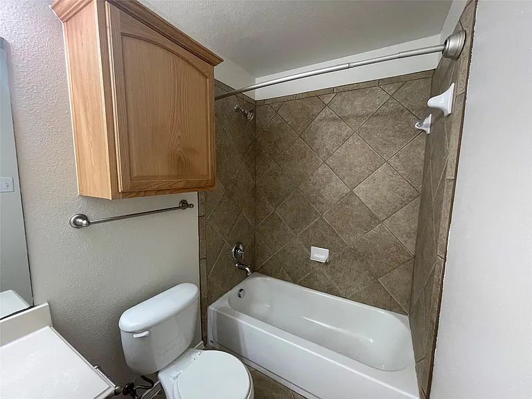 11920 Brownwood Dr — Photo 5