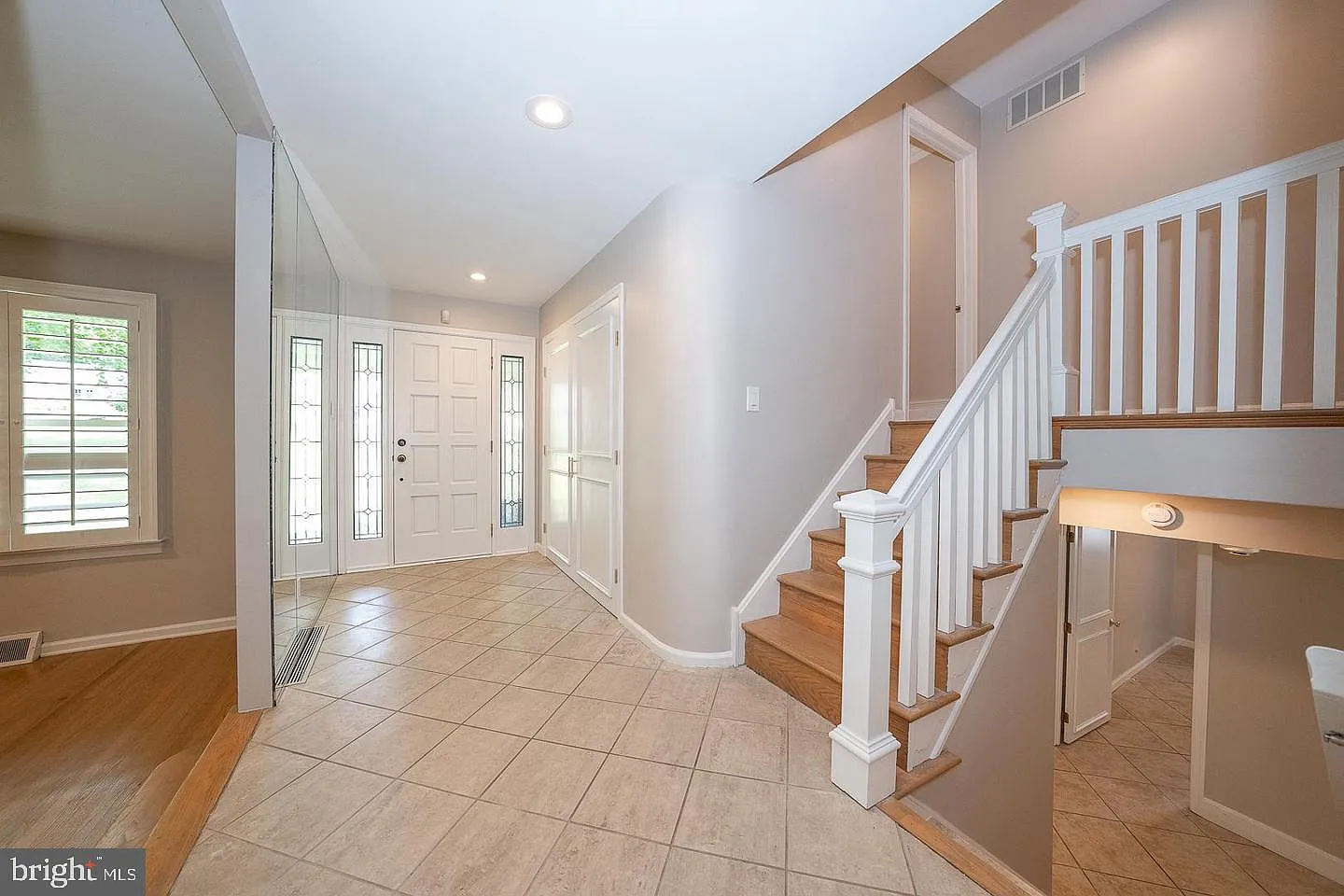 5 bed, 3.0 bath, 3169 sqft, $7,500 — Photo 4