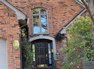 5554 Pine Brooke Ct, Bloomfield Hills, MI 48304