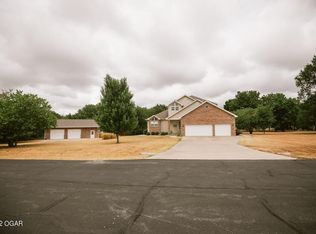 2166 Noahs Ark Ln, Carthage, MO 64836