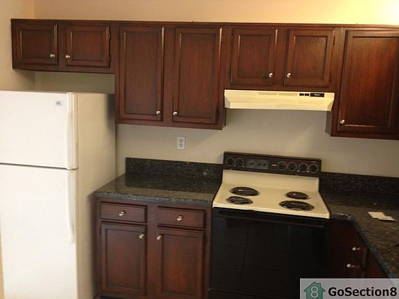 4th image of 10303 NW 33rd St