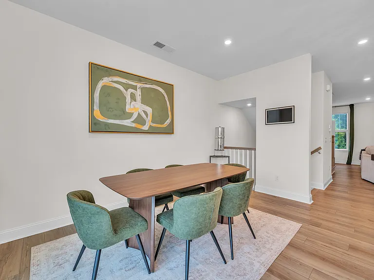 645 District Ct — Photo 7