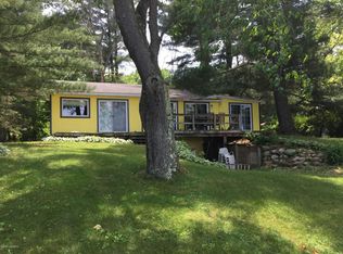 5075 Osterhout Lake Rd, Grand Junction, MI 49056