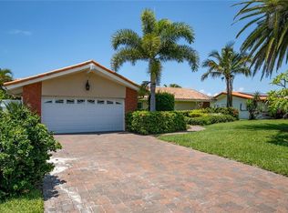 2238 Donato Dr, Belleair Beach, FL 33786