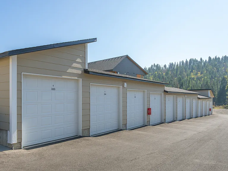 Rivers Edge Apartments — Photo 42