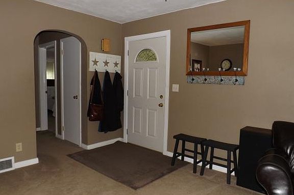 5th image of 145 Brooks Ave