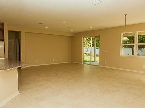 4th image of 611 Gordonia Ct