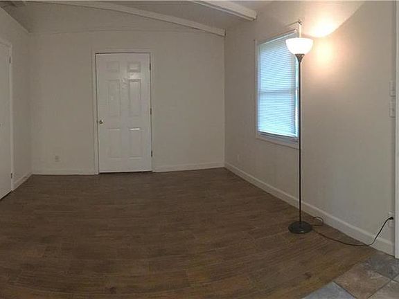 5th image of 504 Orchard Ln