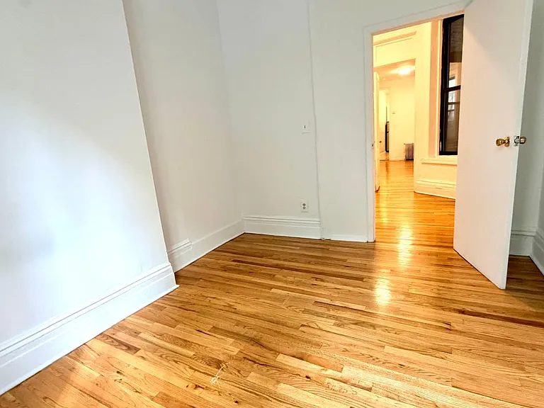 314 E 84th St #1 — Photo 8