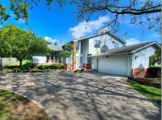 25415 Wimbledon Rd, Beachwood, OH 44122