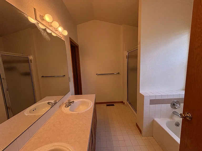3425 Red Mountain Dr — Photo 23
