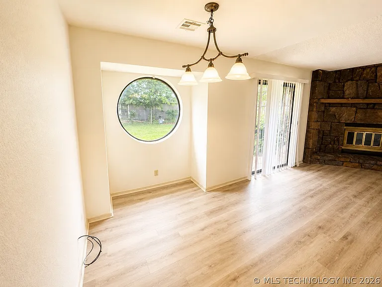 13801 E 33rd Pl — Photo 6