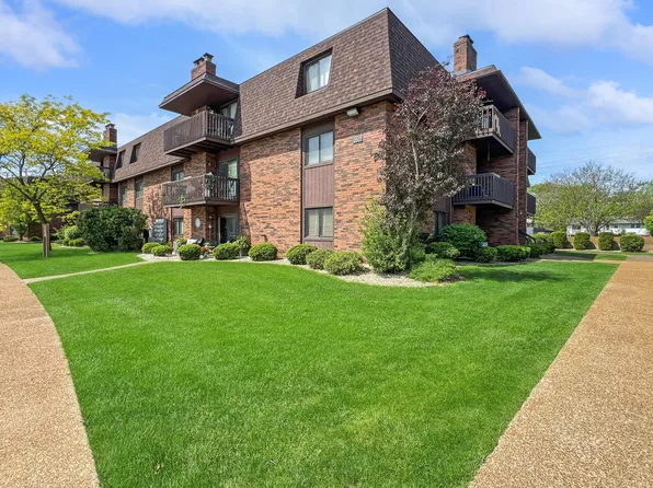 2007 45th St Unit 301, Highland, IN 46322