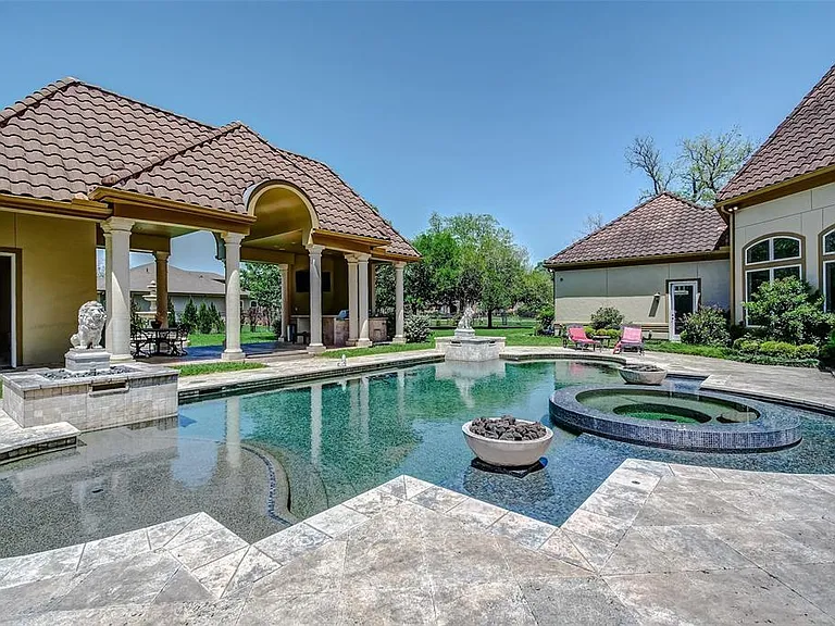 33202 W Haddon Ct — Photo 41