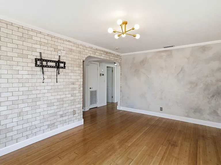 2713 W Braddock St — Photo 14