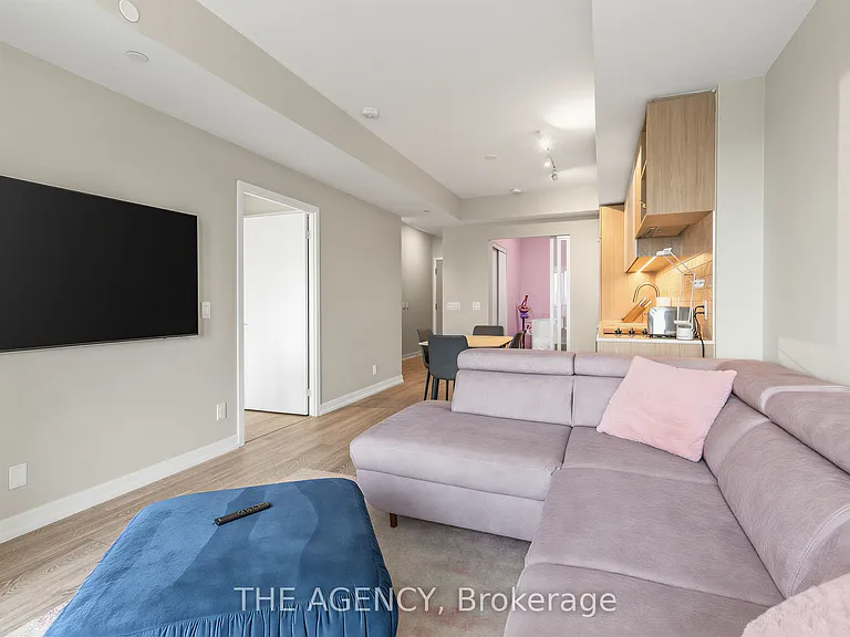 2020 Bathurst St #1817 — Photo 13