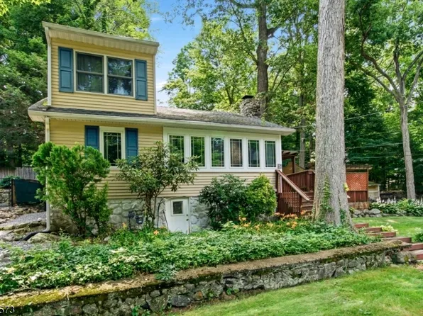 24 Hillside Rd, Ringwood Boro, NJ 07456