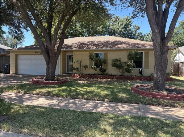4105 Gentle Springs Dr, Arlington, TX 76001