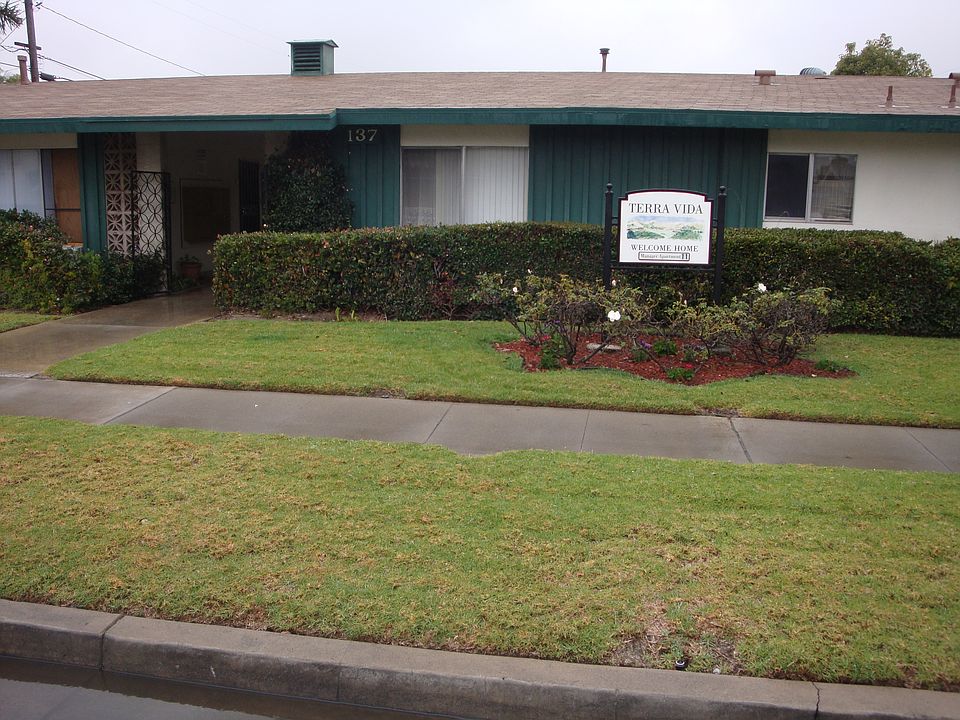 Front entrance, all floor level units