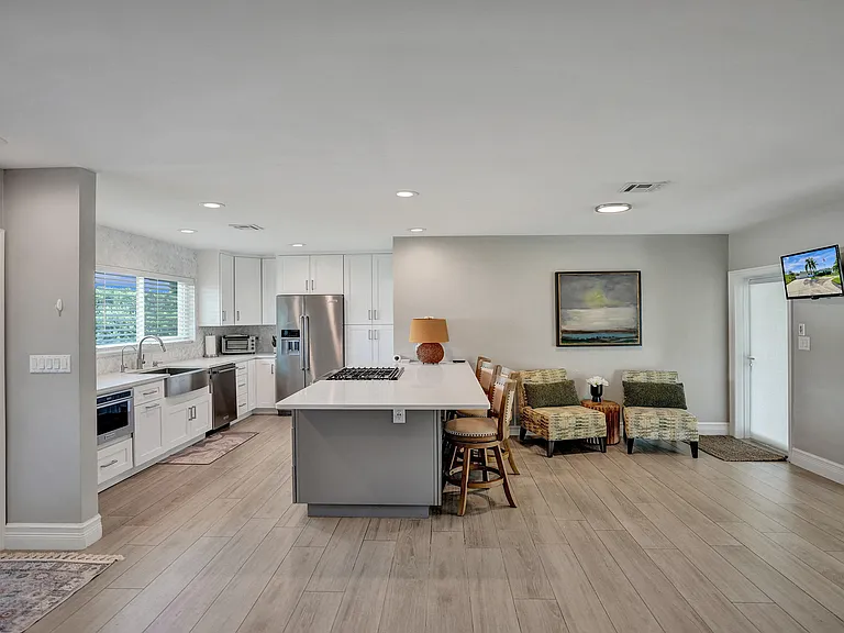 604 NE 25th Ave — Photo 19