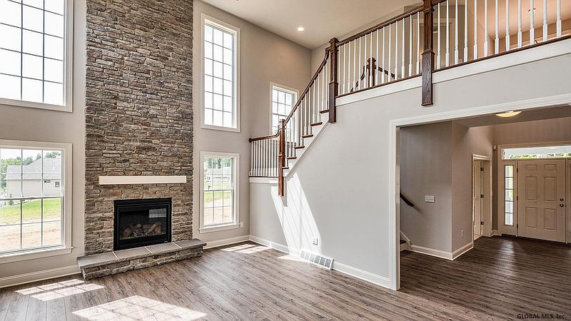 5th image of 7 BERGEN Place