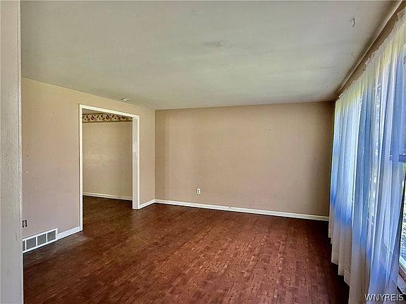 5th image of 4669 W Park Dr