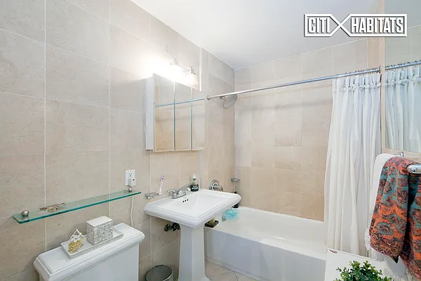 Rented by Citi Habitats | media 27