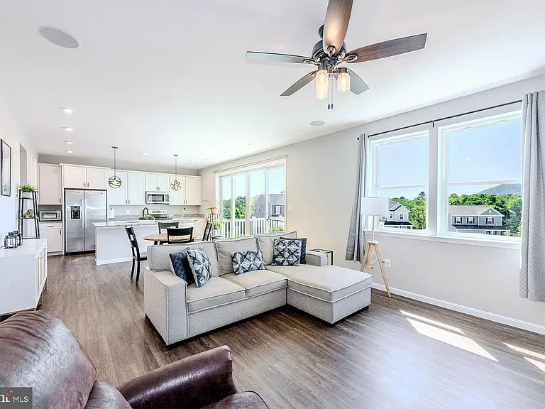 324 Cedar Spring Dr — Photo 15