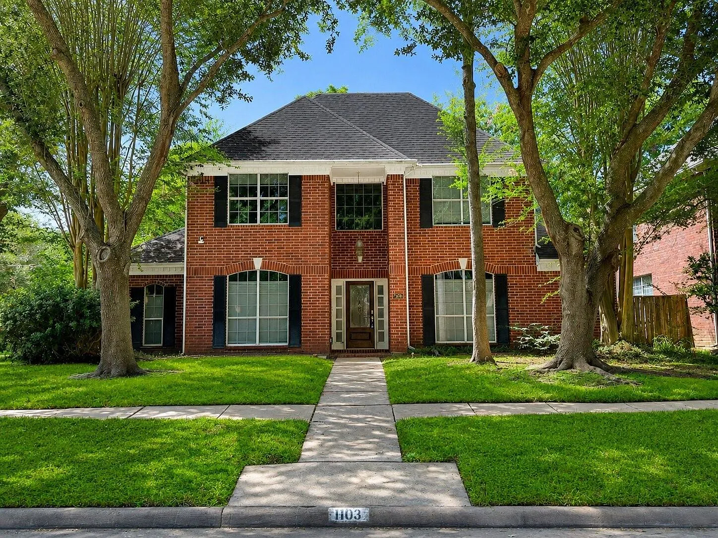 4 bed, 3.5 bath, 2909 sqft, $2,800 — Photo 1