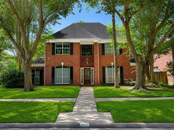 1103 Glendale Dr, Sugar Land, TX 77479