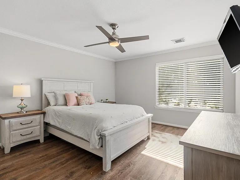 9426 Coatsworth Dr — Photo 5