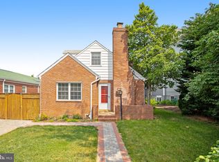 4719 25th St N, Arlington, VA 22207