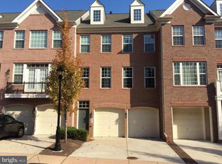 550 Triadelphia Way, Alexandria, VA 22312