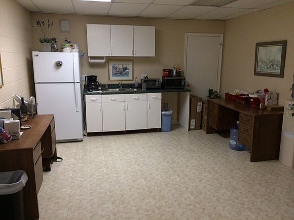 kitchen/breakroom