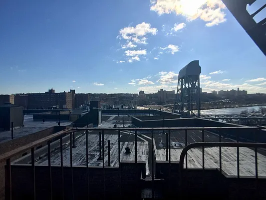 Rented by Sovereign Associates | media 70