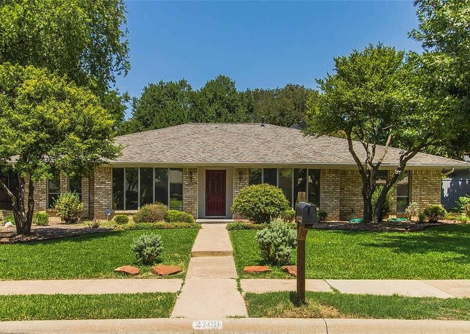 1st image of 2709 Westridge Dr