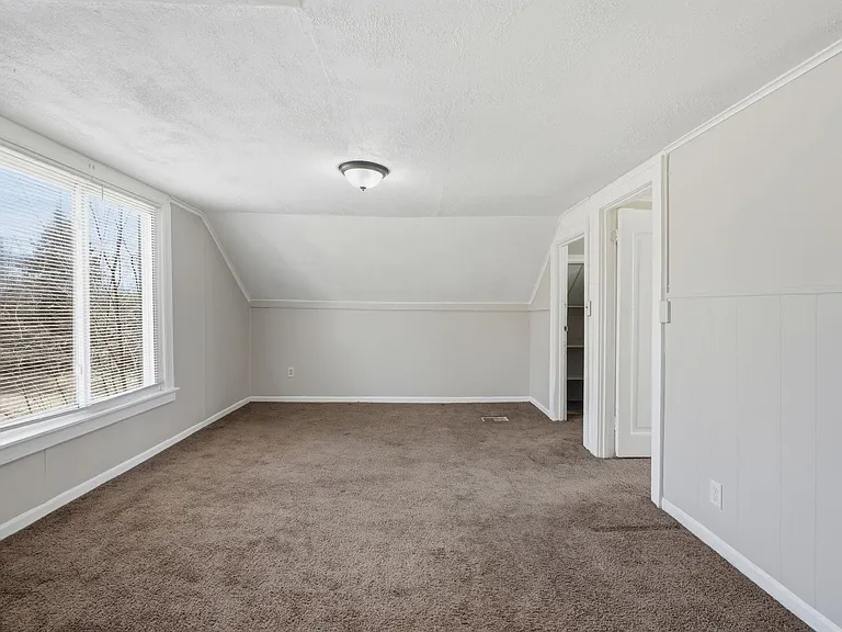 1301 E Muir Ave — Photo 17